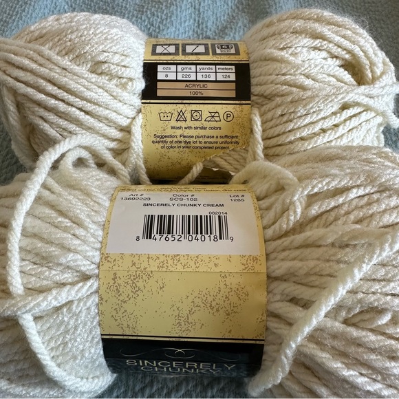 Two Skeins Purl Essence Sincerely Chunky Every Day Yarn in Cream - Picture 2 of 3